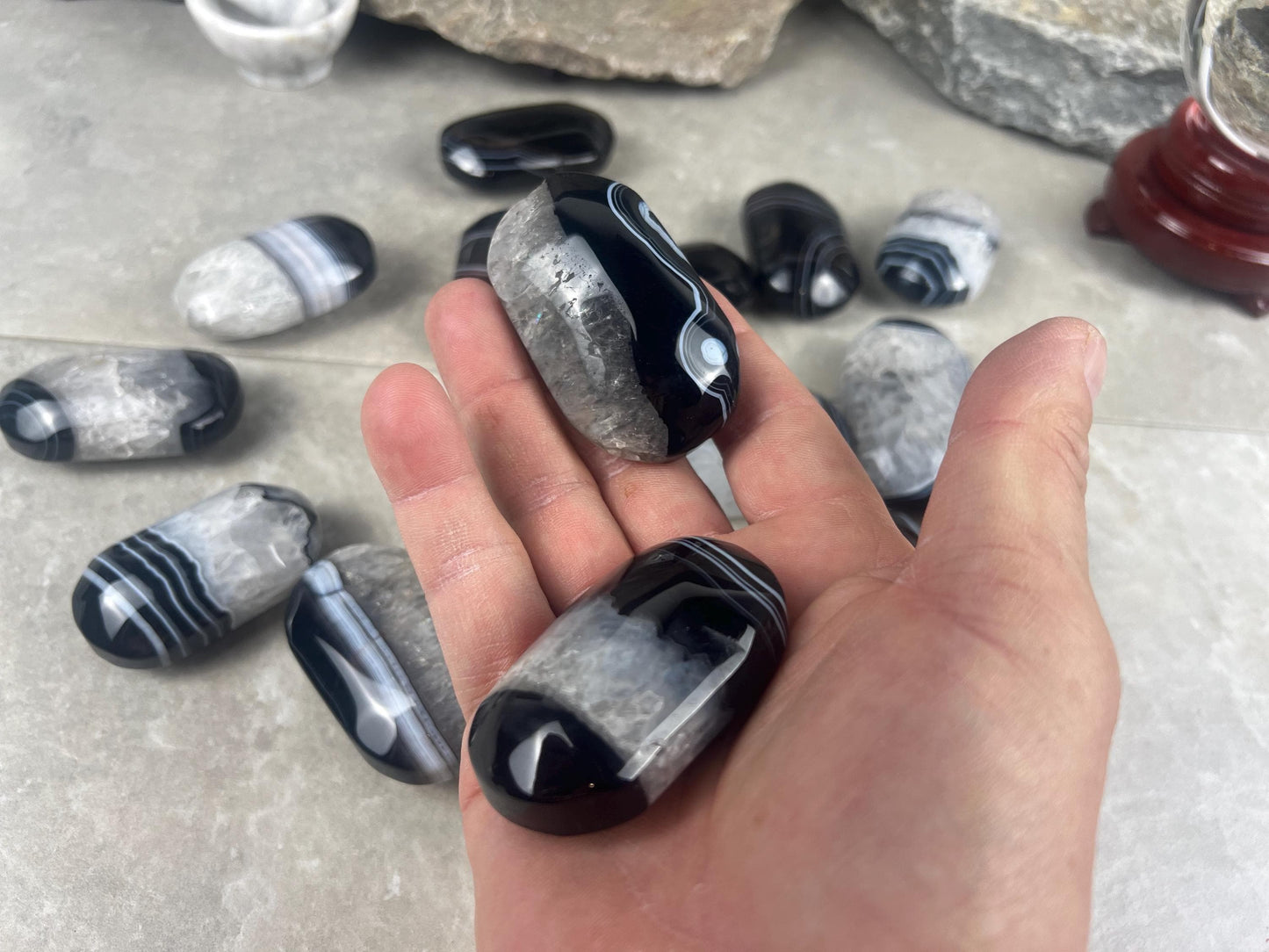 Uruguay Black Sardonyx Natural Crystal Palm Stone Worry Anxiety Distraction Pocket Stone Home Decor Worry Pocket Stress Anxiety Palm Stone