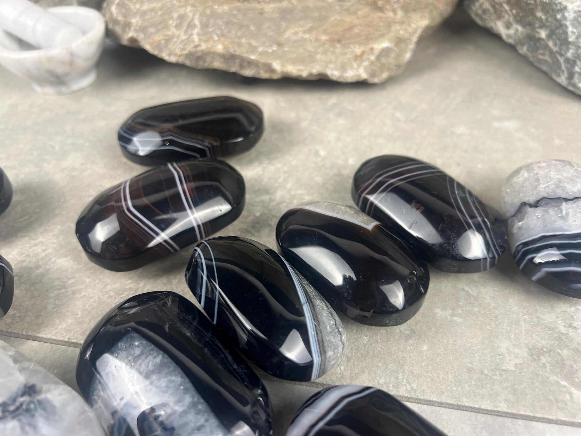 Uruguay Black Sardonyx Natural Crystal Palm Stone Worry Anxiety Distraction Pocket Stone Home Decor Worry Pocket Stress Anxiety Palm Stone