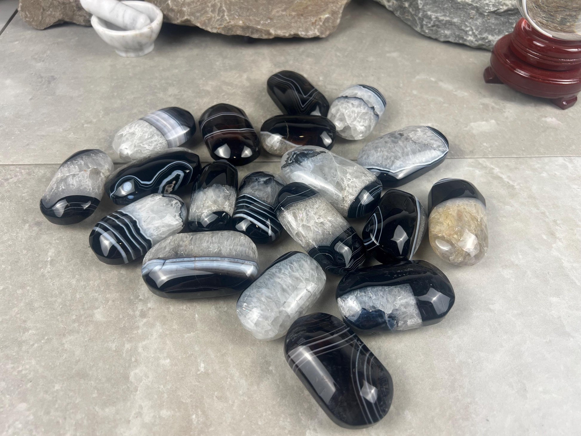 Uruguay Black Sardonyx Natural Crystal Palm Stone Worry Anxiety Distraction Pocket Stone Home Decor Worry Pocket Stress Anxiety Palm Stone