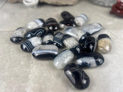 Uruguay Black Sardonyx Natural Crystal Palm Stone Worry Anxiety Distraction Pocket Stone Home Decor Worry Pocket Stress Anxiety Palm Stone