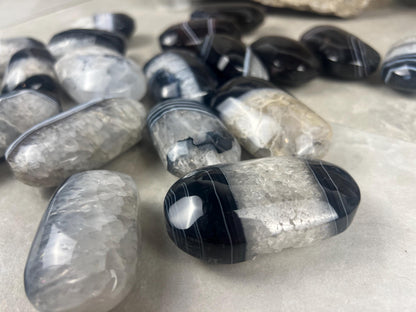 Uruguay Black Sardonyx Natural Crystal Palm Stone Worry Anxiety Distraction Pocket Stone Home Decor Worry Pocket Stress Anxiety Palm Stone
