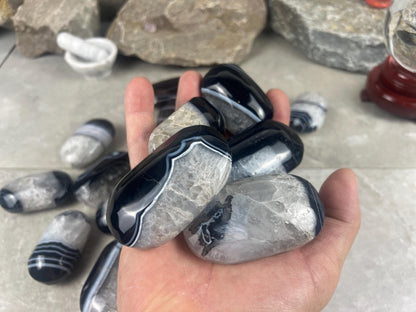 Uruguay Black Sardonyx Natural Crystal Palm Stone Worry Anxiety Distraction Pocket Stone Home Decor Worry Pocket Stress Anxiety Palm Stone