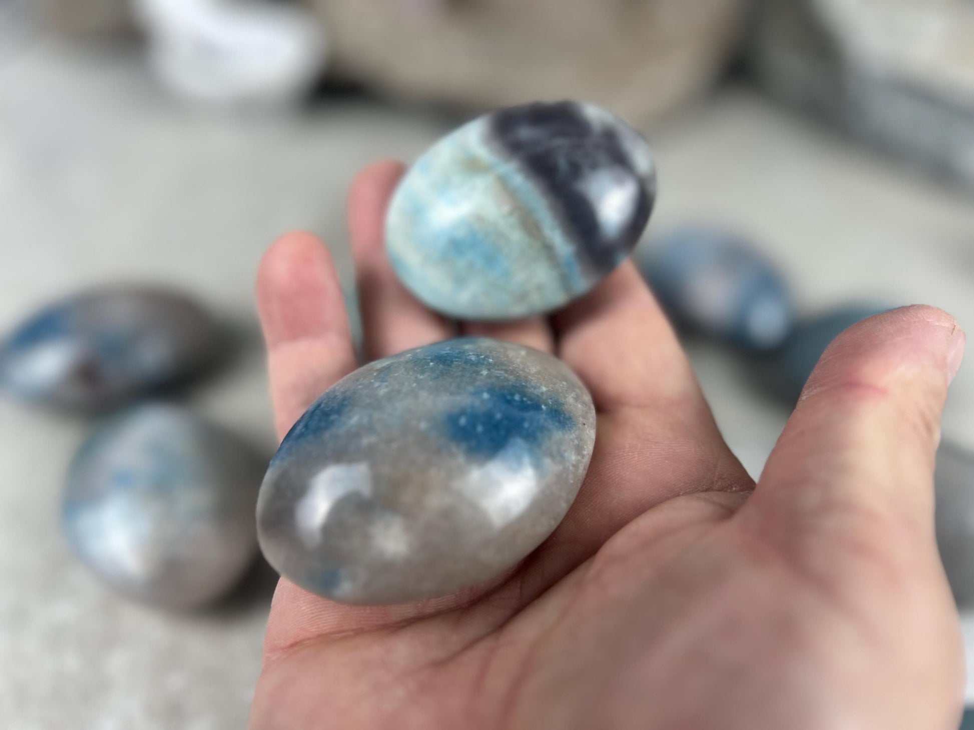 Nigerian Blue Trolleite Natural Polished Palm Stone Polished Crystal for Stress Relief Home Decor Home Decor Anxiety Pocket