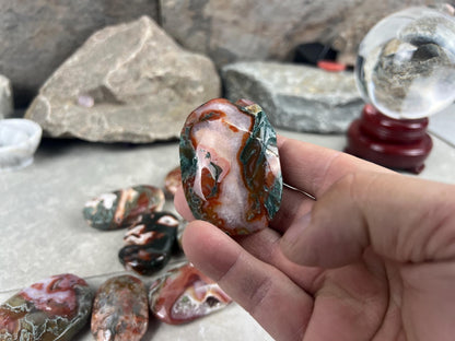 Gujarat Red Moss Agate Natural Crystal Palm Stone Worry Anxiety Distraction Pocket Stone Home Decor Worry Pocket Stress Anxiety Palm Stone