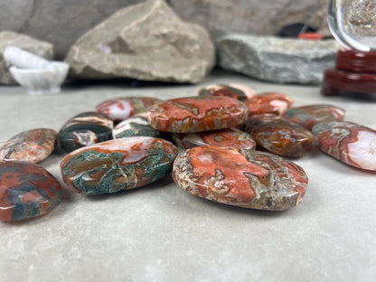 Gujarat Red Moss Agate Natural Crystal Palm Stone Worry Anxiety Distraction Pocket Stone Home Decor Worry Pocket Stress Anxiety Palm Stone