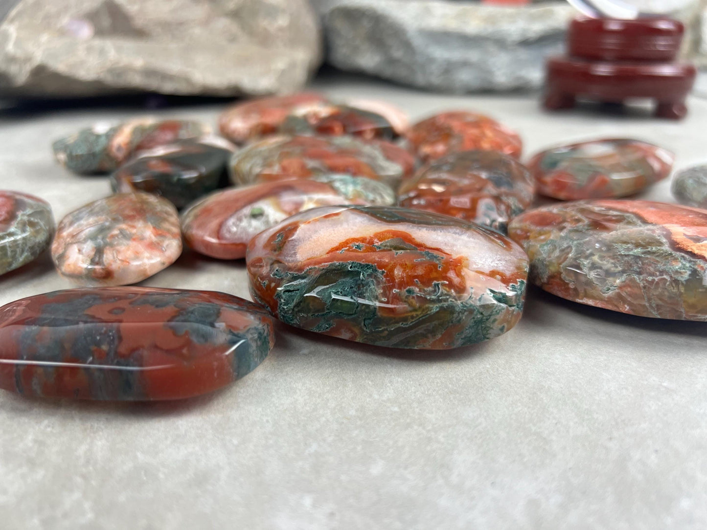 Gujarat Red Moss Agate Natural Crystal Palm Stone Worry Anxiety Distraction Pocket Stone Home Decor Worry Pocket Stress Anxiety Palm Stone