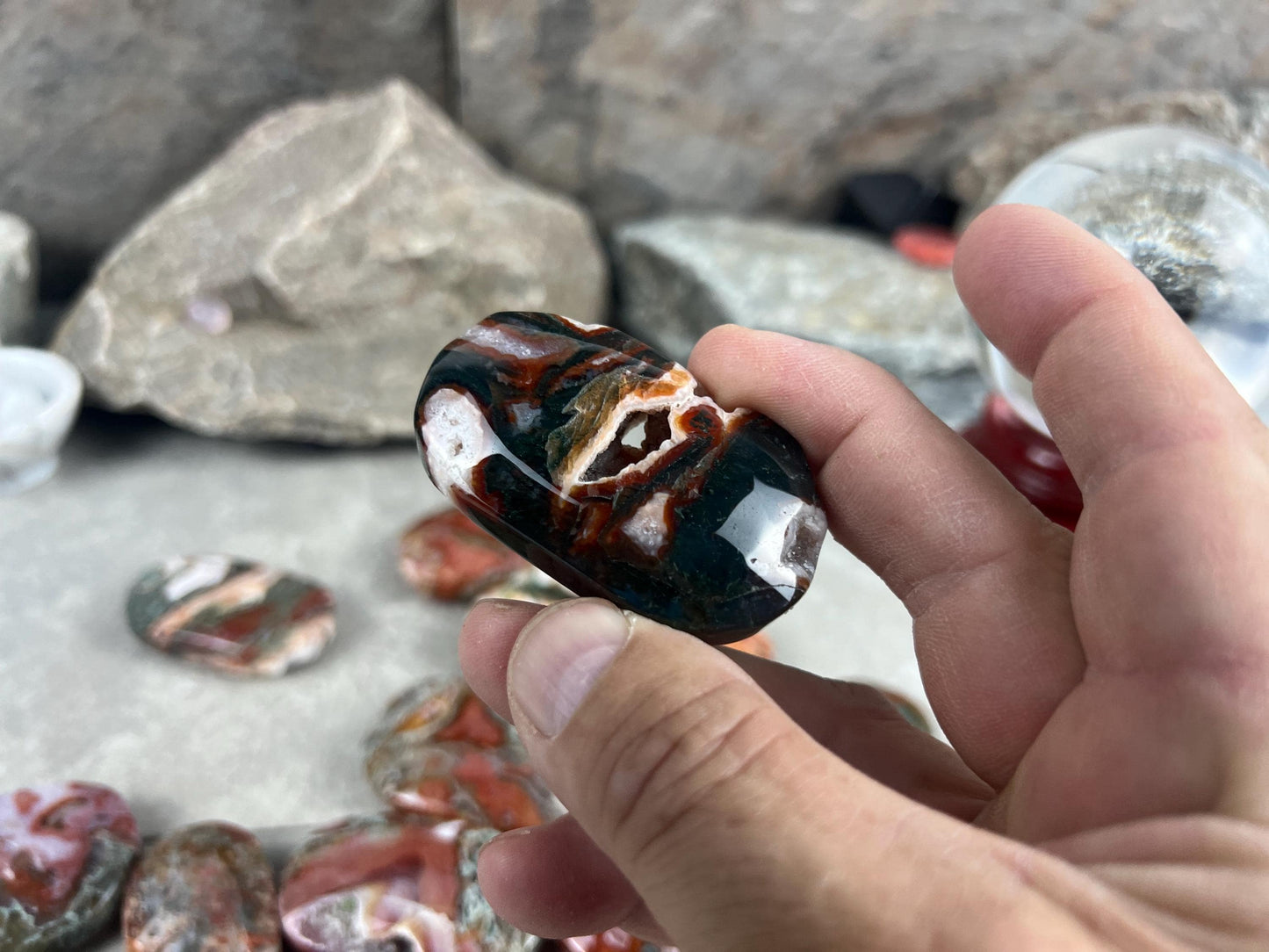 Gujarat Red Moss Agate Natural Crystal Palm Stone Worry Anxiety Distraction Pocket Stone Home Decor Worry Pocket Stress Anxiety Palm Stone
