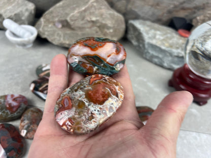 Gujarat Red Moss Agate Natural Crystal Palm Stone Worry Anxiety Distraction Pocket Stone Home Decor Worry Pocket Stress Anxiety Palm Stone