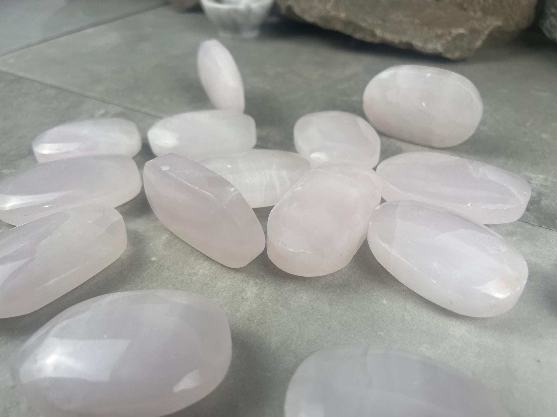 Mangano Calcite Palm Stone Polished Crystal for Meditation & Anxiety Relief Home Decor Worry Pocket Stress Anxiety Palm Stone