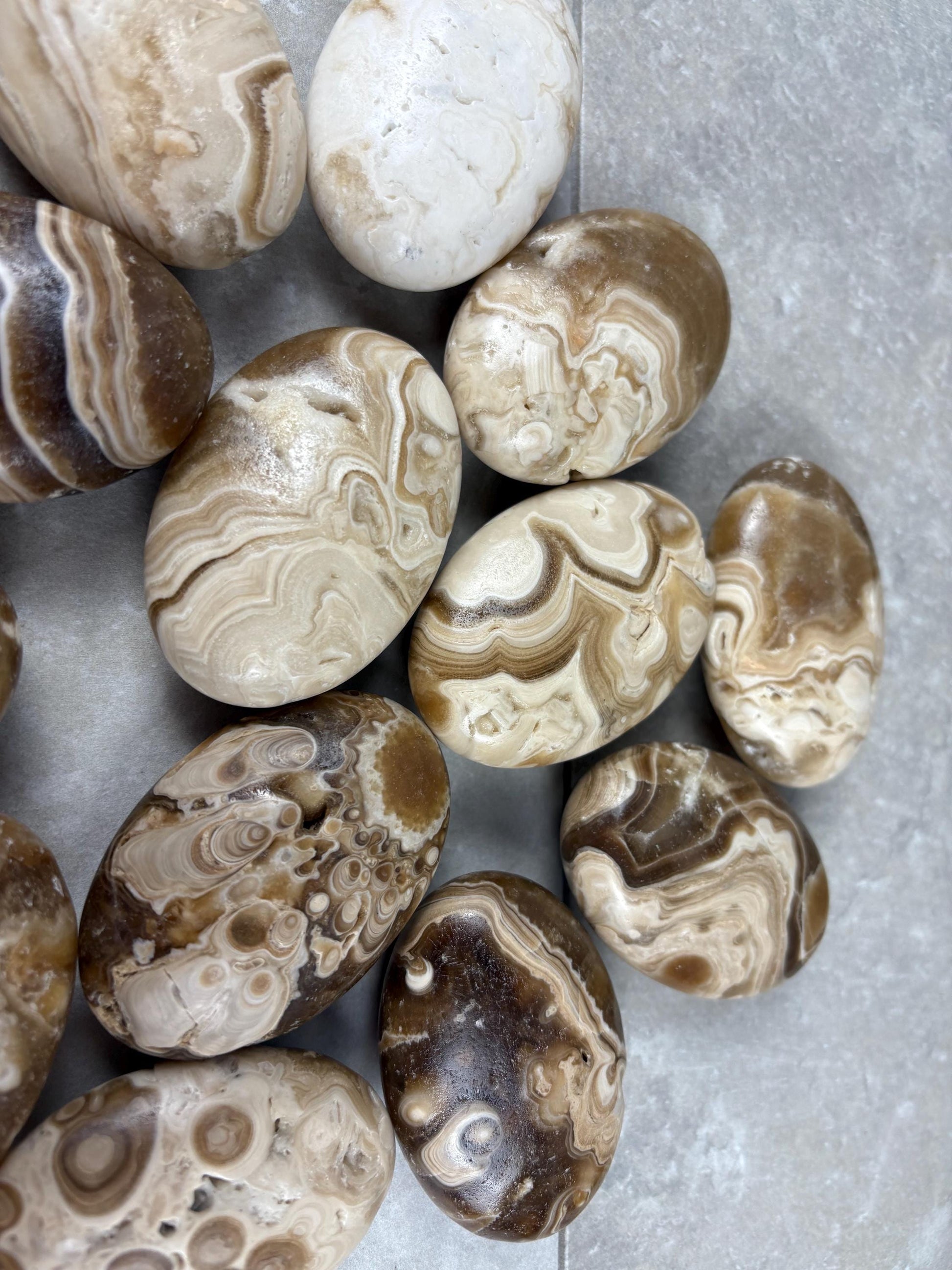 Caramel Quartz Calcite Polished Crystal for Anxiety & Focus Home Decor Worry Pocket Stress Anxiety Palm Stone