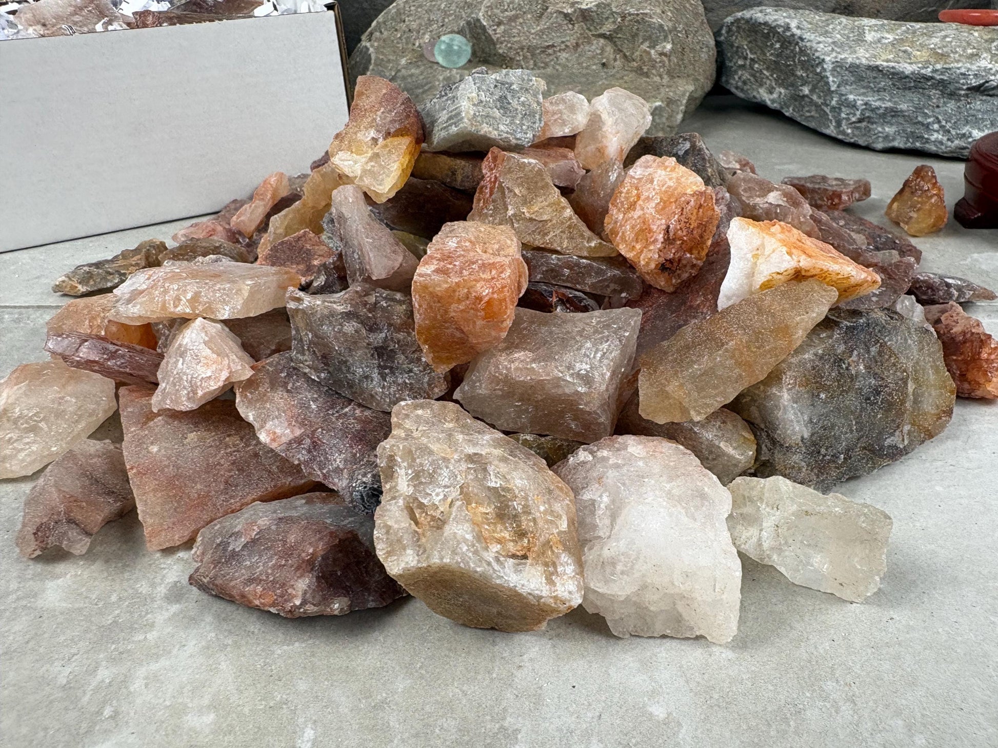 African Raw Hematoid Fire Quartz Fossil Wood Chunk Natural Crystal Worry Stone Decor Anxiety Pocket Craft Hobby Jewelry Gift Crafting