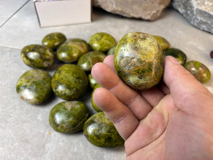 Green Opal Palm Stone Smooth Polished Carved Crystal for Distraction Worry Stress Home Decor Gift Christmas Meditation Pocket Relief