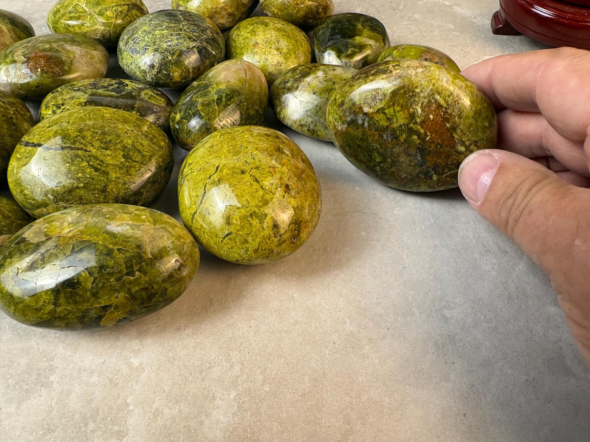Green Opal Palm Stone Smooth Polished Carved Crystal for Distraction Worry Stress Home Decor Gift Christmas Meditation Pocket Relief