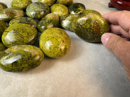 Green Opal Palm Stone Smooth Polished Carved Crystal for Distraction Worry Stress Home Decor Gift Christmas Meditation Pocket Relief