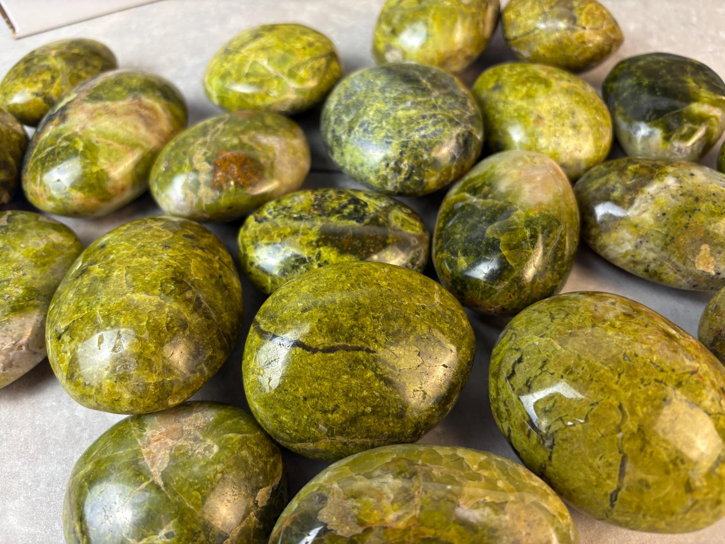 Green Opal Palm Stone Smooth Polished Carved Crystal for Distraction Worry Stress Home Decor Gift Christmas Meditation Pocket Relief