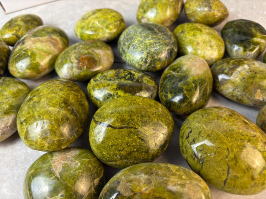 Green Opal Palm Stone Smooth Polished Carved Crystal for Distraction Worry Stress Home Decor Gift Christmas Meditation Pocket Relief