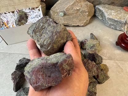 Raw Mozambique Dragon Blood Stone Natural Carved Crystal, Holiday Home Decor Crystal Collectible Arts Crafts Home Decor Gift Christmas