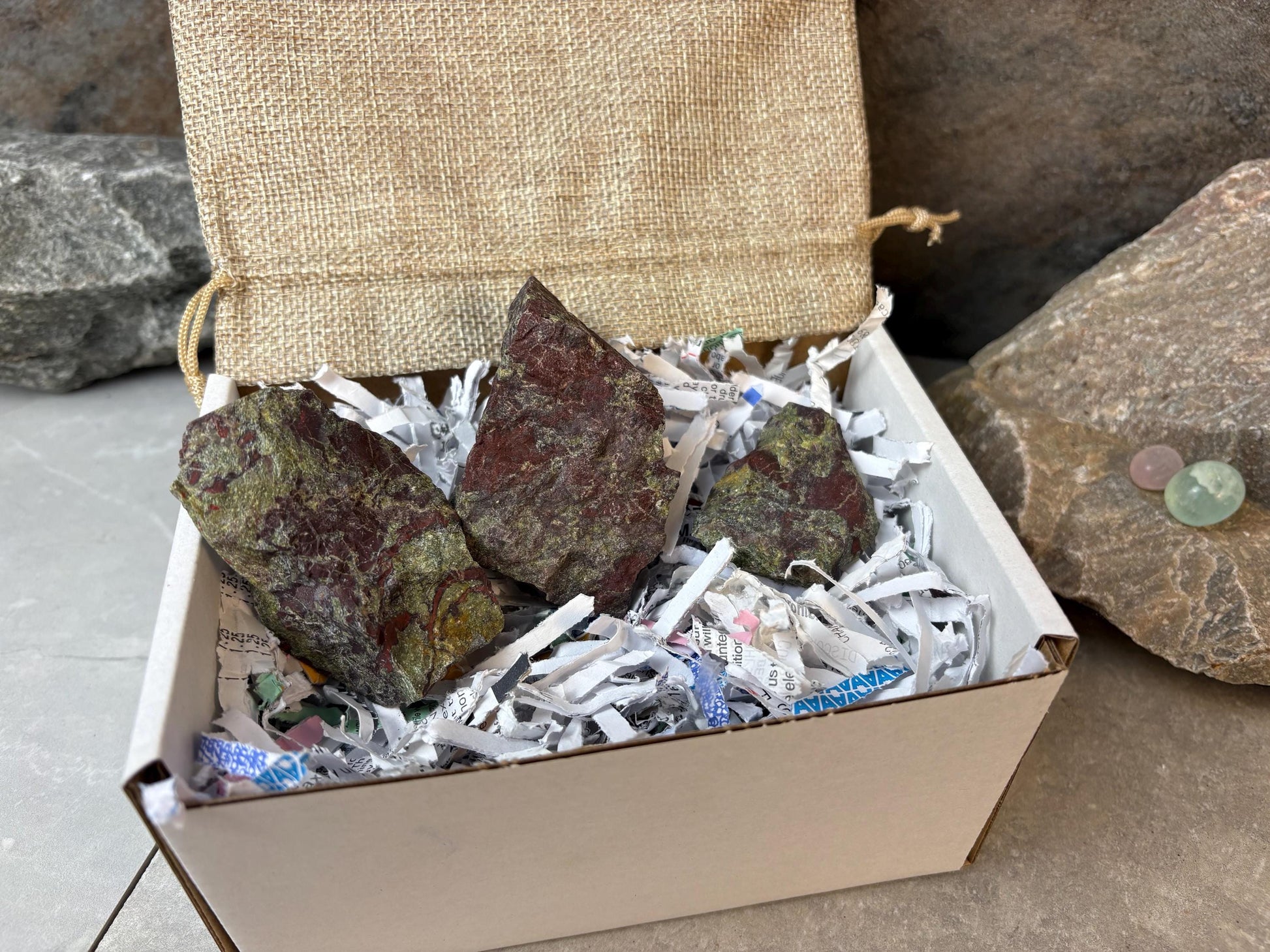 Raw Mozambique Dragon Blood Stone Natural Carved Crystal, Holiday Home Decor Crystal Collectible Arts Crafts Home Decor Gift Christmas