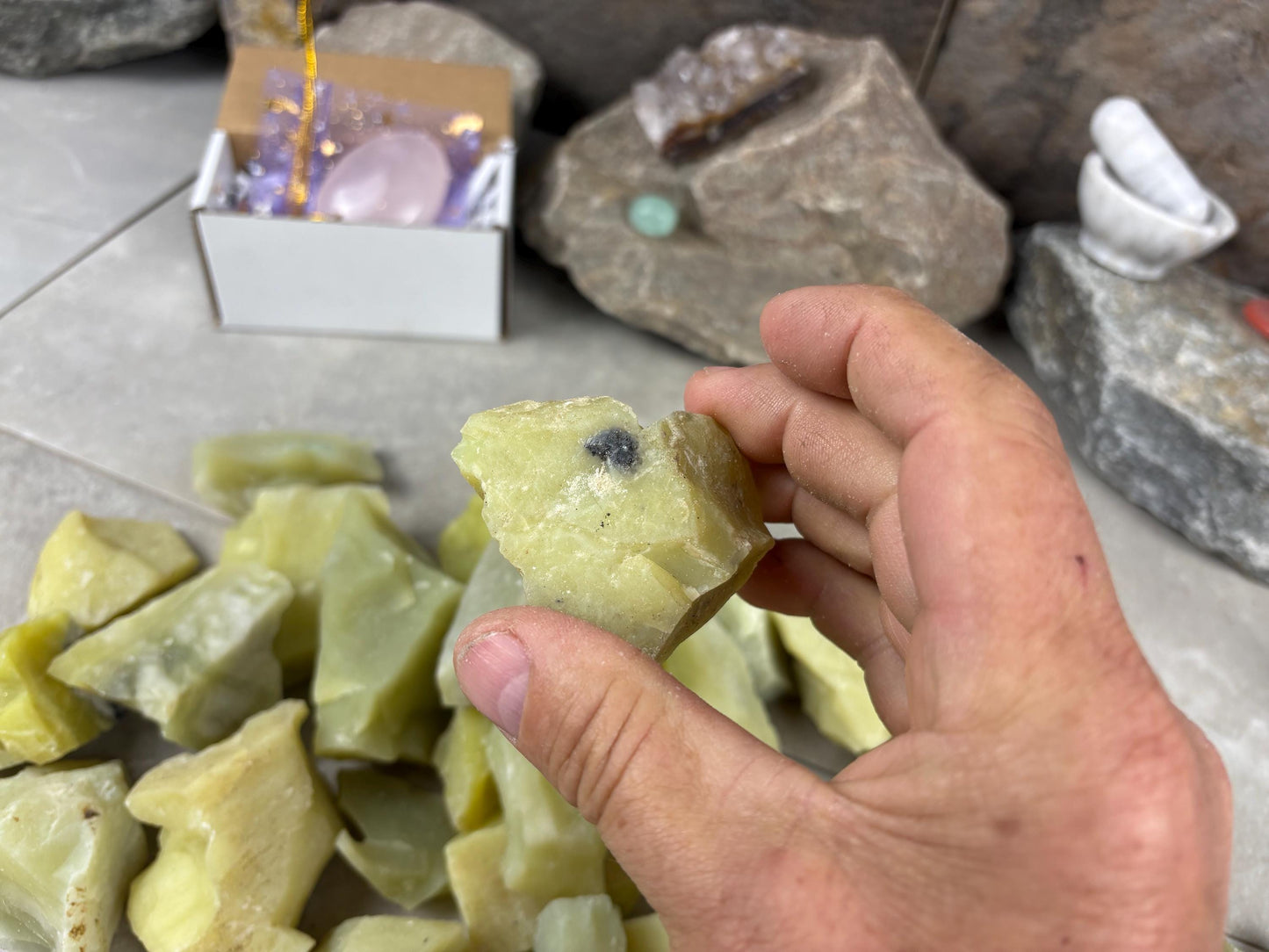 Raw California Chartreuse Jade Stone Natural Carved Crystal, Holiday Home Decor Crystal Collectible Arts Crafts Home Decor Gift Christmas