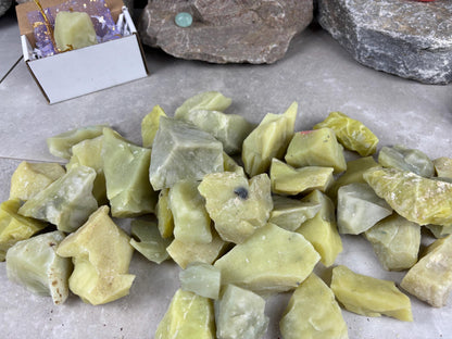 Raw California Chartreuse Jade Stone Natural Carved Crystal, Holiday Home Decor Crystal Collectible Arts Crafts Home Decor Gift Christmas