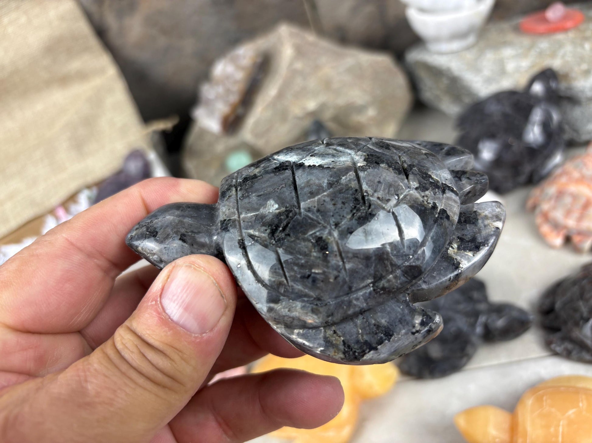 Peruvian Crystal Sea Turtle Carving: Polished Gemstone Feng Shui Decor