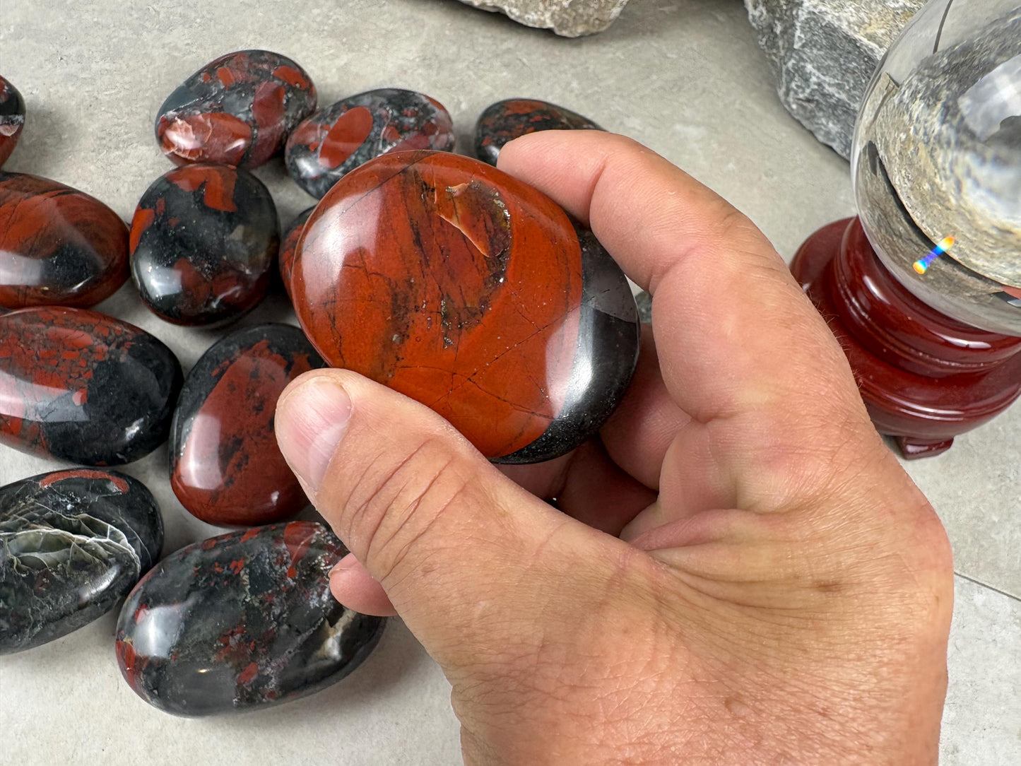 Excellent Quality Madhya Pradesh Blood Stone Palm Stone Polished Worry Stress Home Decor Distraction Pocket Stress Anxiety Palm Pocket