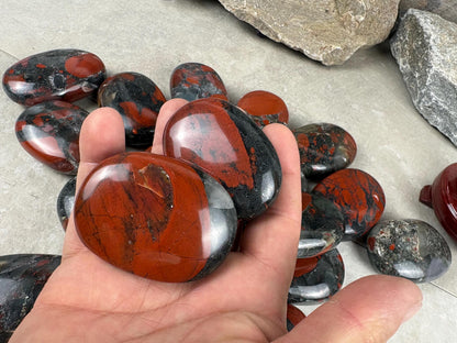 Excellent Quality Madhya Pradesh Blood Stone Palm Stone Polished Worry Stress Home Decor Distraction Pocket Stress Anxiety Palm Pocket