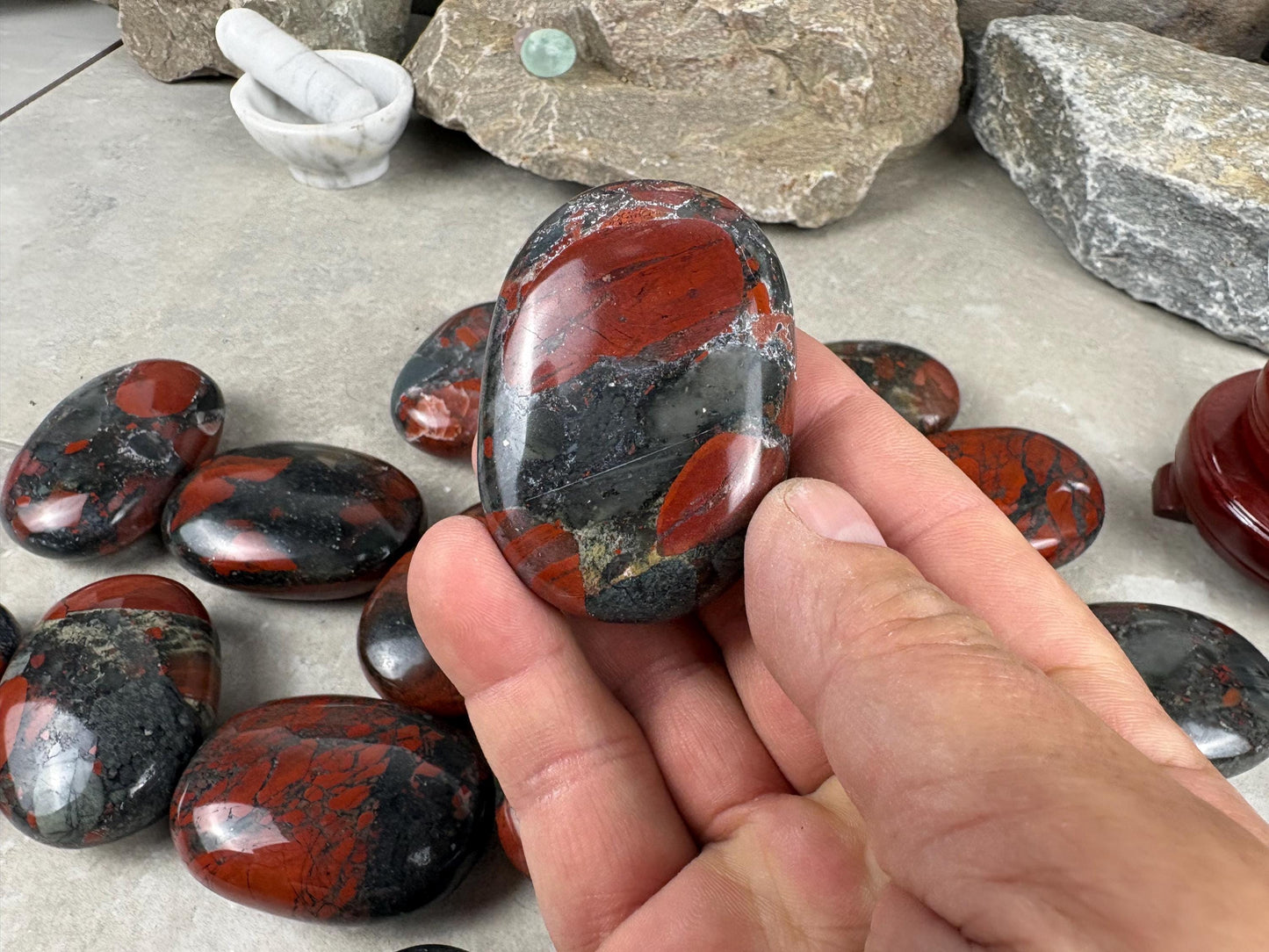 Excellent Quality Madhya Pradesh Blood Stone Palm Stone Polished Worry Stress Home Decor Distraction Pocket Stress Anxiety Palm Pocket