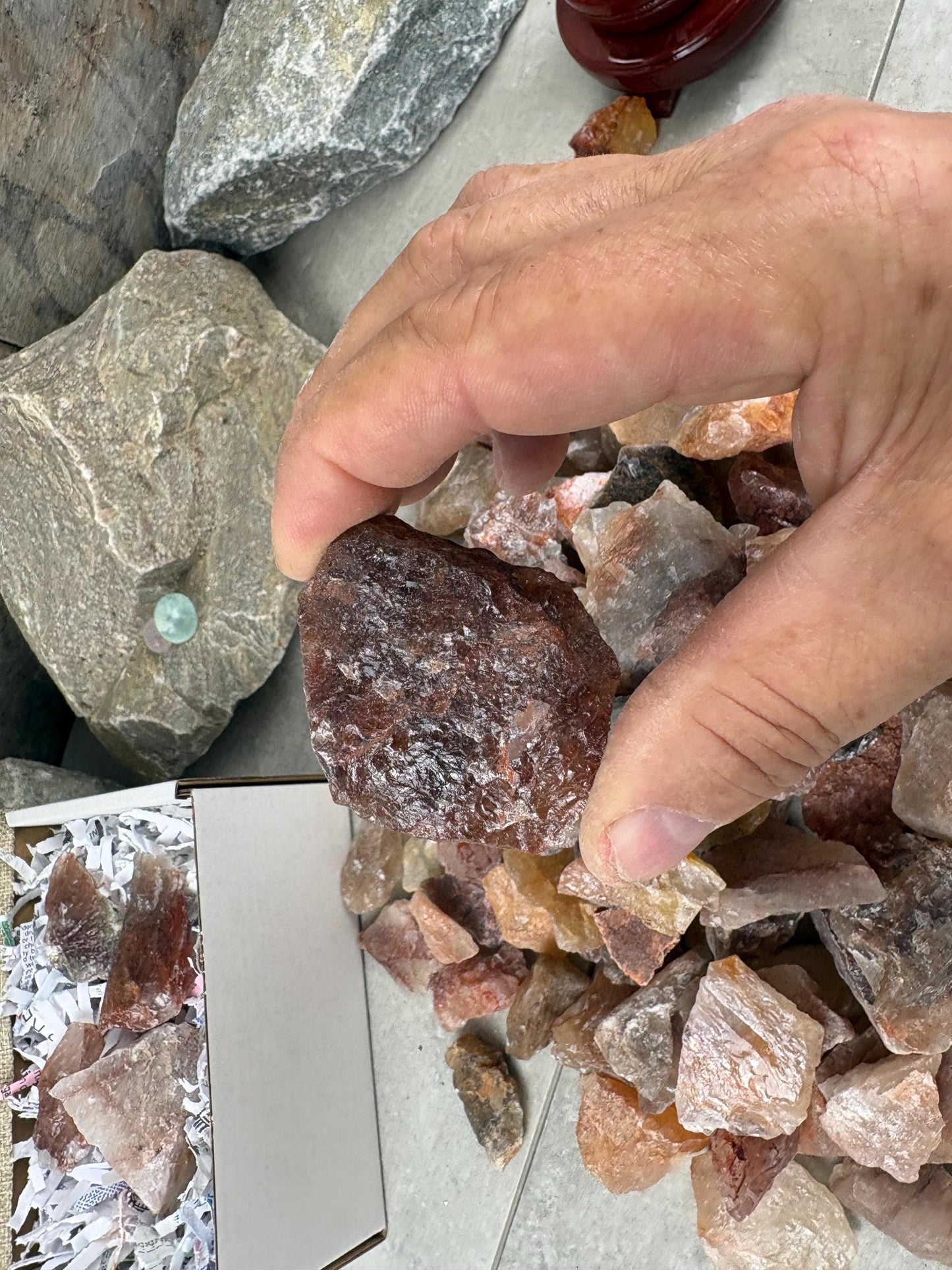 African Raw Hematoid Fire Quartz Fossil Wood Chunk Natural Crystal Worry Stone Decor Anxiety Pocket Craft Hobby Jewelry Gift Crafting