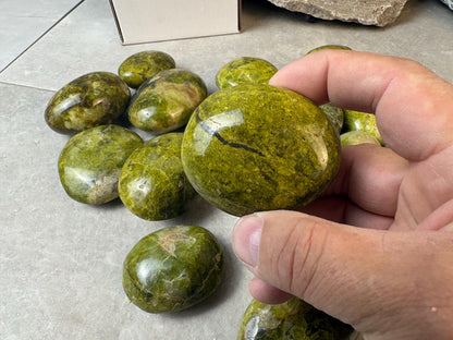 Green Opal Palm Stone Smooth Polished Carved Crystal for Distraction Worry Stress Home Decor Gift Christmas Meditation Pocket Relief