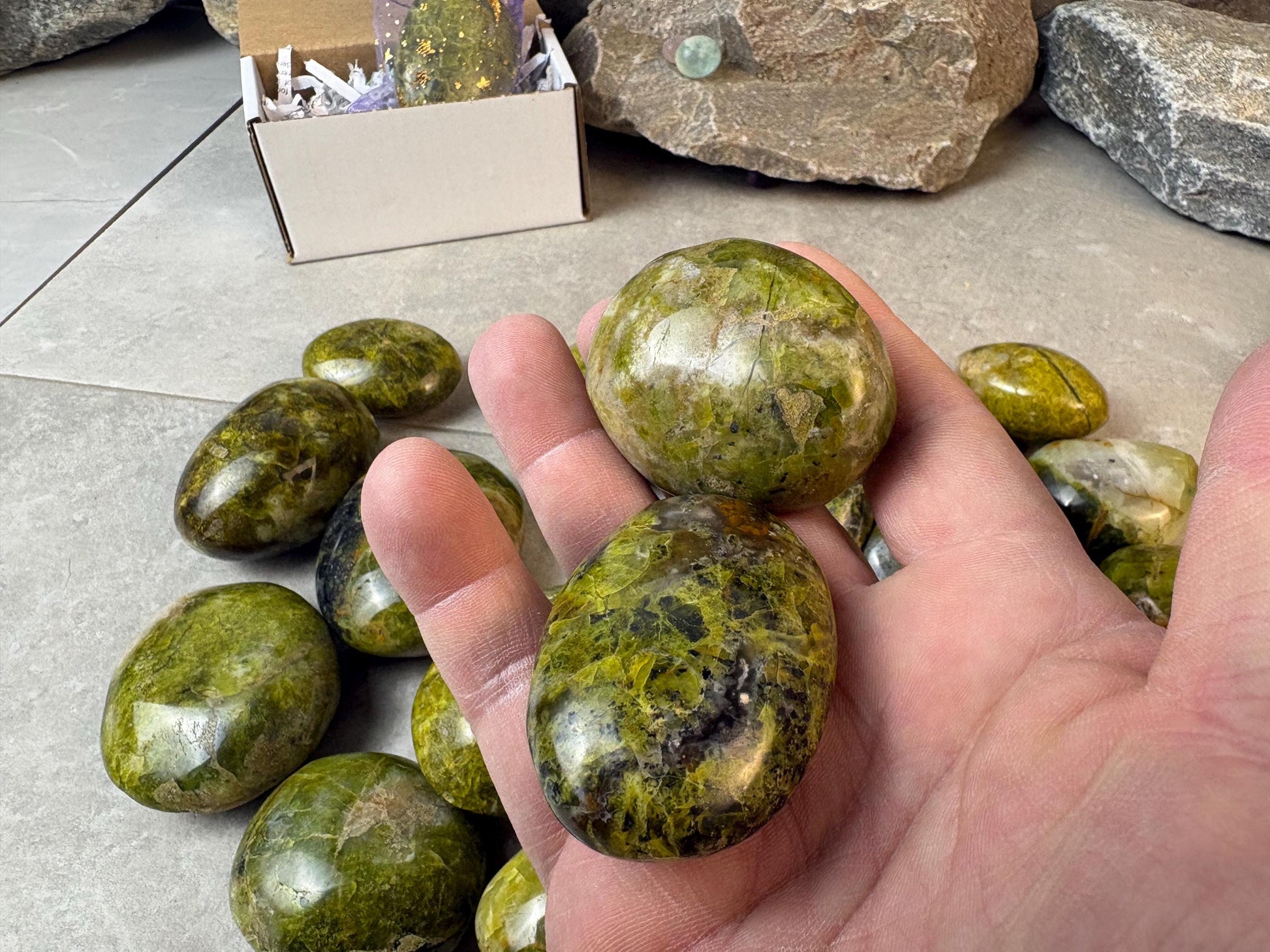 Green Opal Palm Stone Smooth Polished Carved Crystal for Distraction Worry Stress Home Decor Gift Christmas Meditation Pocket Relief
