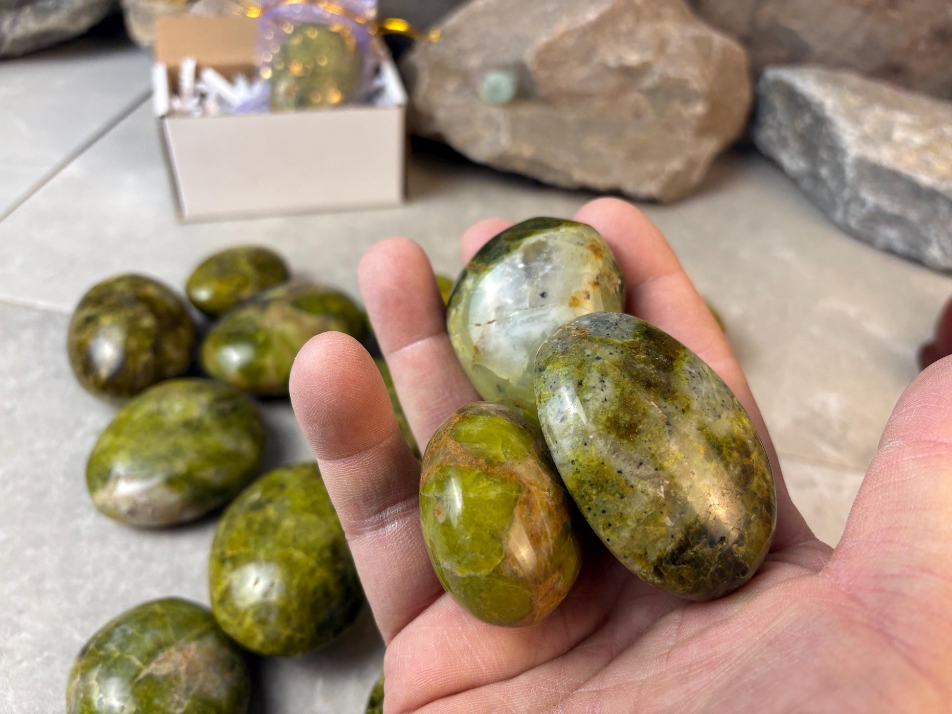 Green Opal Palm Stone Smooth Polished Carved Crystal for Distraction Worry Stress Home Decor Gift Christmas Meditation Pocket Relief