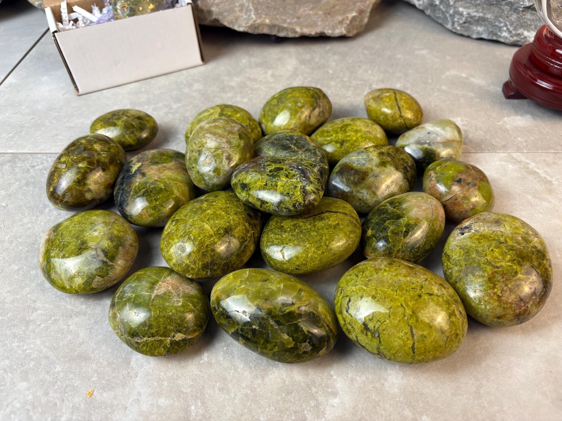 Green Opal Palm Stone Smooth Polished Carved Crystal for Distraction Worry Stress Home Decor Gift Christmas Meditation Pocket Relief
