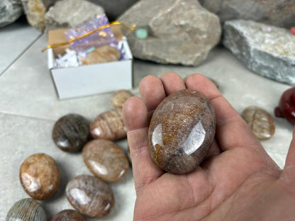 Chini Khadan India Thousand Layer Quartz Palm Stone Anxiety Relief Meditation Gift Home Decor Worry Pocket Stress Anxiety Palm Birthday Gift