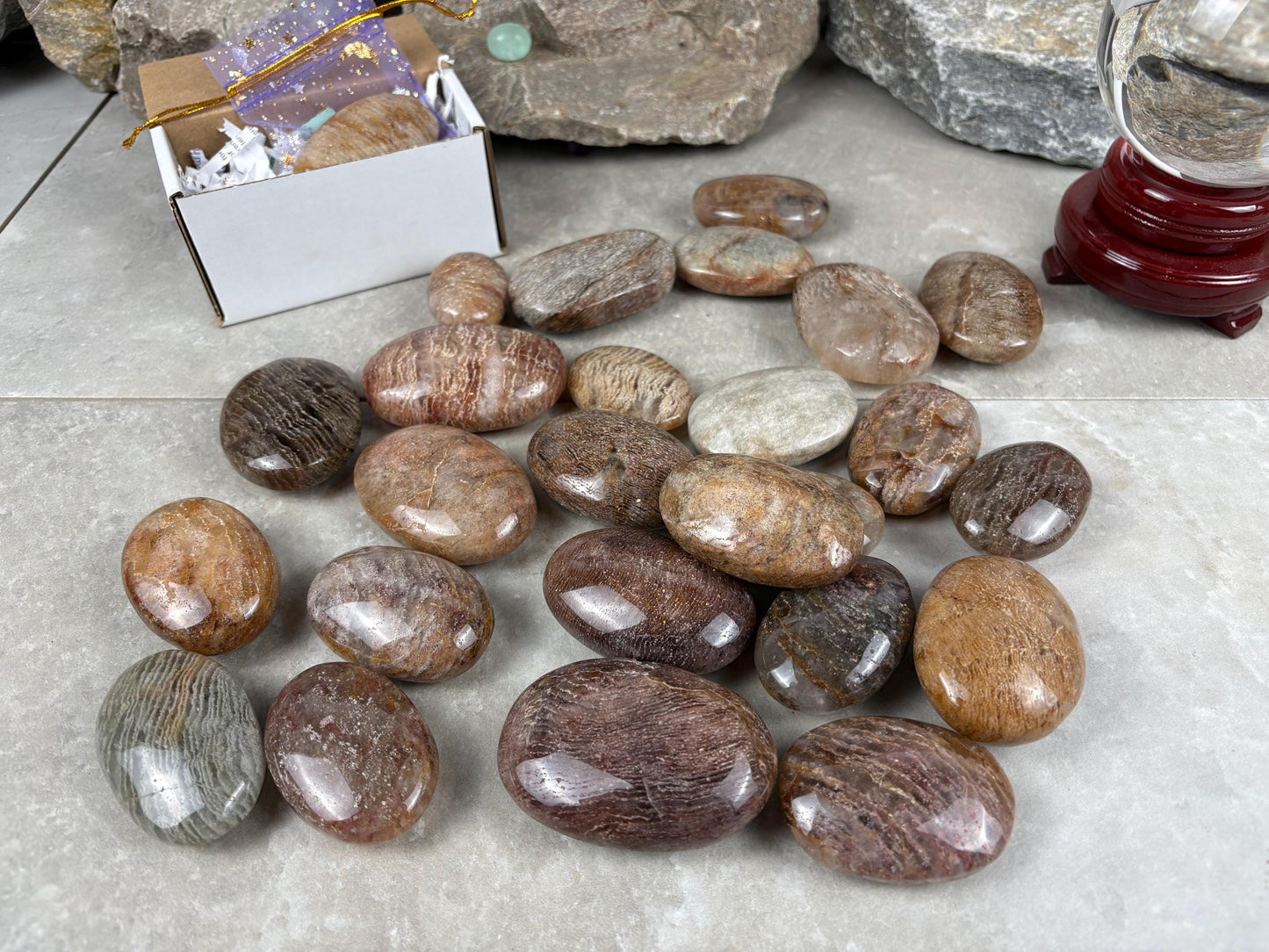 Chini Khadan India Thousand Layer Quartz Palm Stone Anxiety Relief Meditation Gift Home Decor Worry Pocket Stress Anxiety Palm Birthday Gift