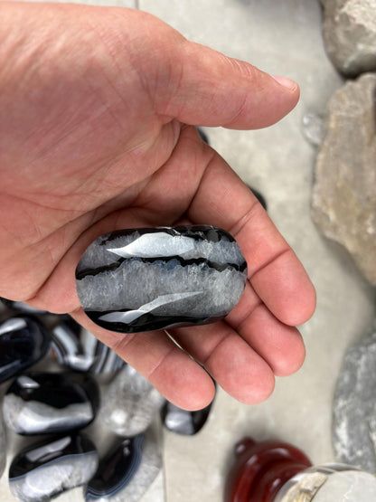 Uruguay Black Sardonyx Natural Crystal Palm Stone Worry Anxiety Distraction Pocket Stone Home Decor Worry Pocket Stress Anxiety Palm Stone