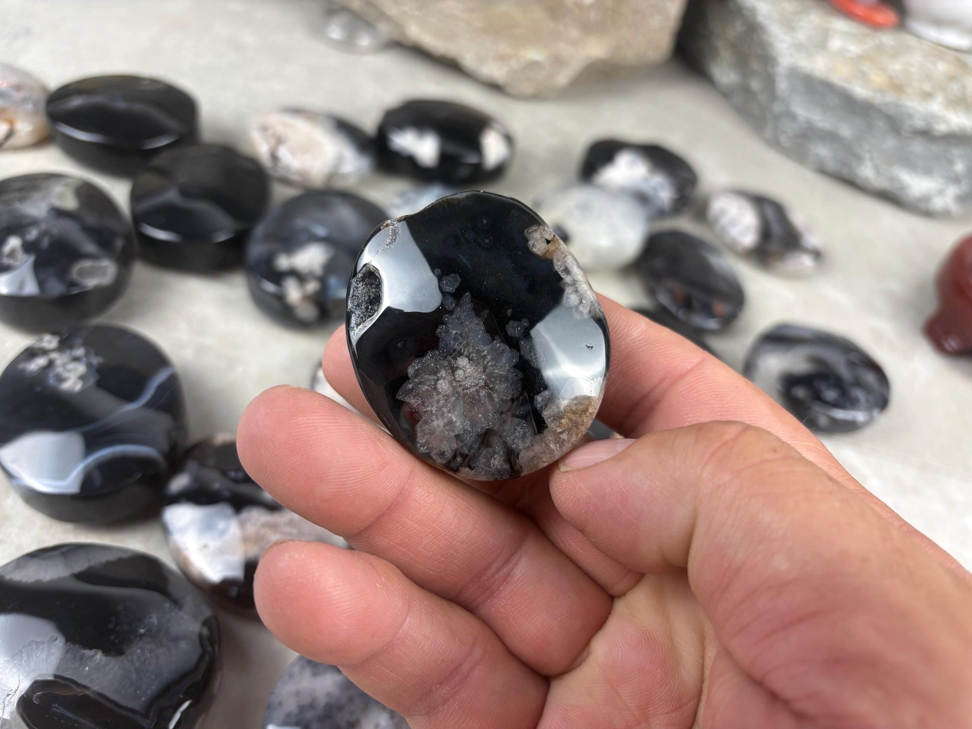 Black Flower Agate Palm Stone: Anxiety Relief Meditation Gift Home Decor Worry Pocket Stress Anxiety Meditation Worry Anxiety Distraction