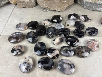 Black Flower Agate Palm Stone: Anxiety Relief Meditation Gift Home Decor Worry Pocket Stress Anxiety Meditation Worry Anxiety Distraction
