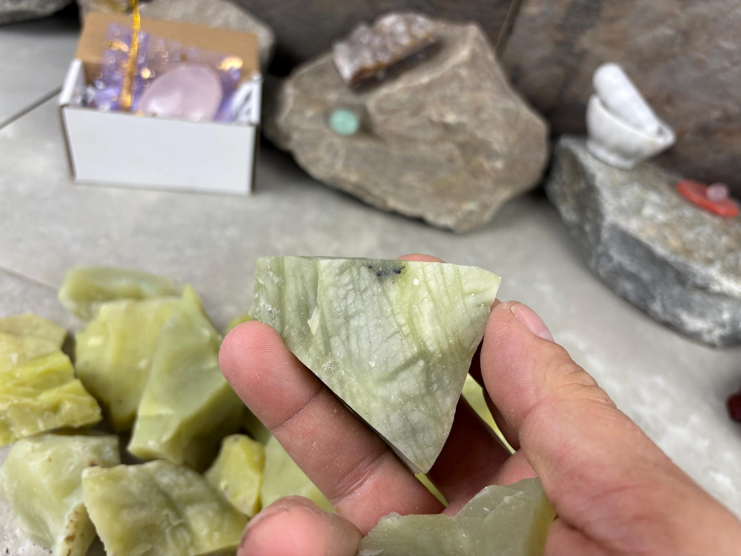 Raw California Chartreuse Jade Stone Natural Carved Crystal, Holiday Home Decor Crystal Collectible Arts Crafts Home Decor Gift Christmas