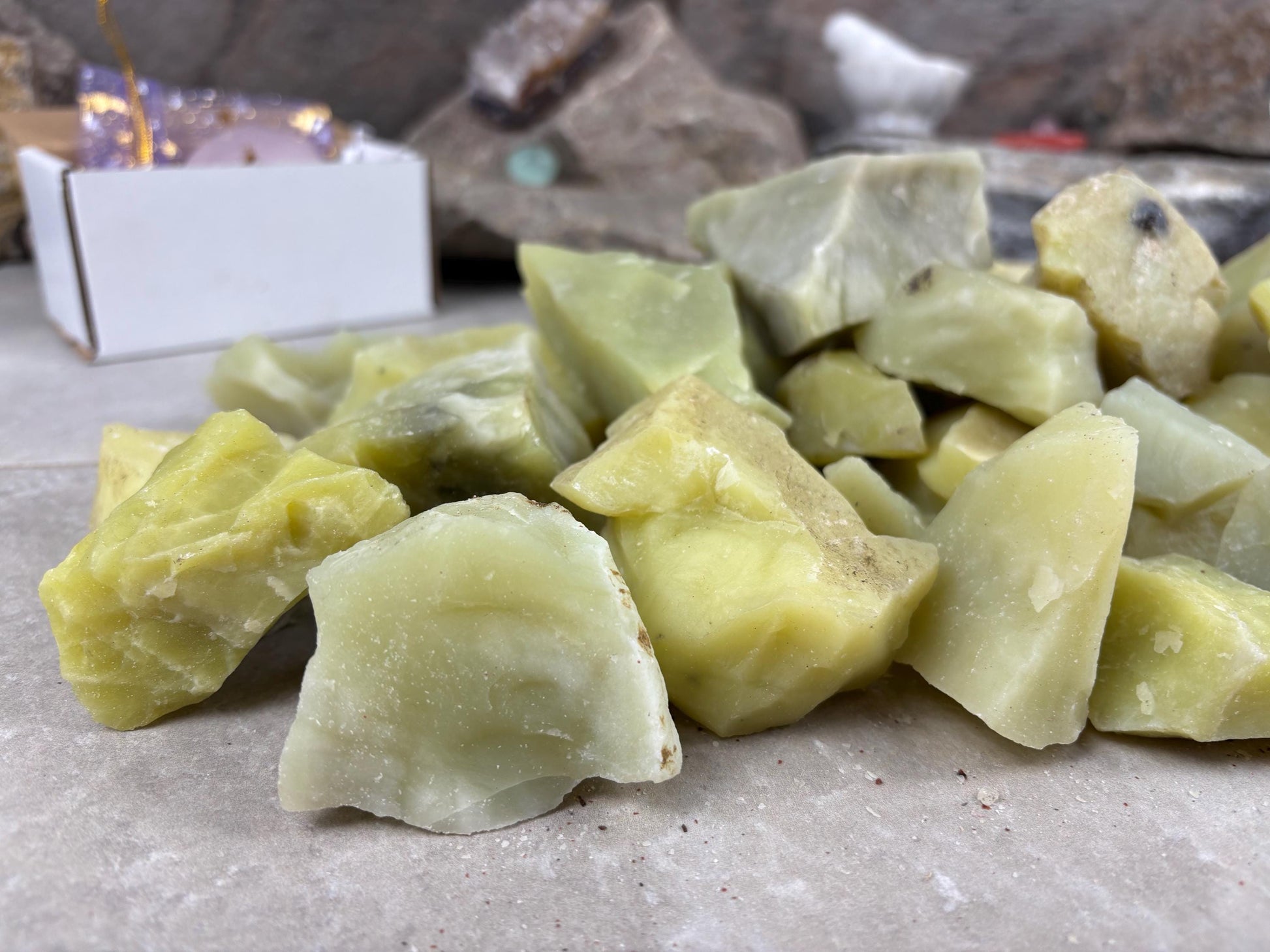 Raw California Chartreuse Jade Stone Natural Carved Crystal, Holiday Home Decor Crystal Collectible Arts Crafts Home Decor Gift Christmas