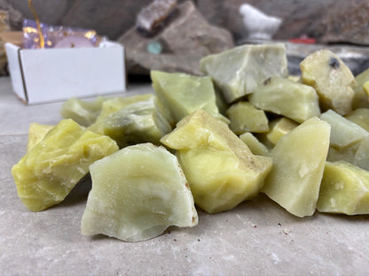 Raw California Chartreuse Jade Stone Natural Carved Crystal, Holiday Home Decor Crystal Collectible Arts Crafts Home Decor Gift Christmas