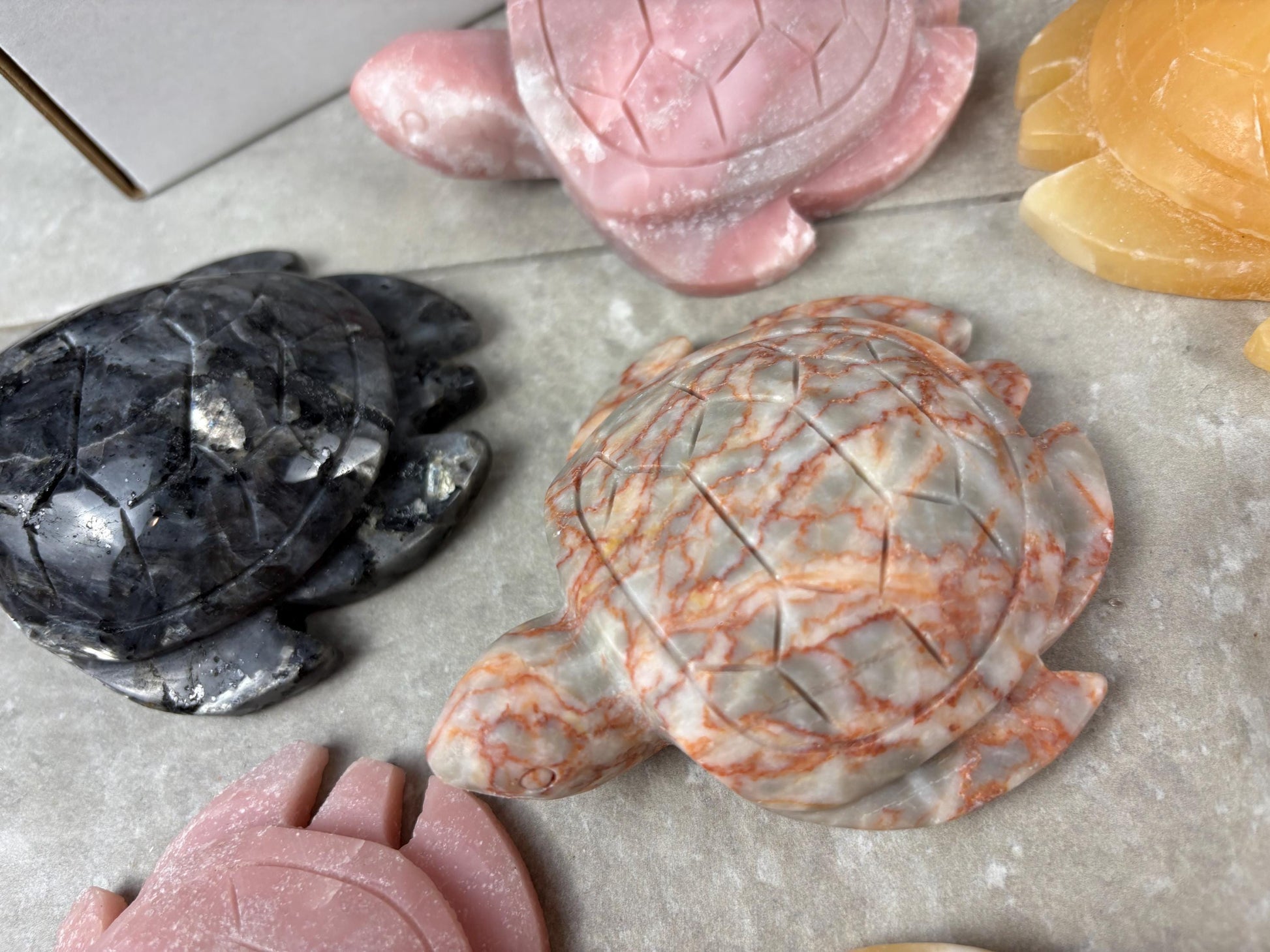 Peruvian Crystal Sea Turtle Carving: Polished Gemstone Feng Shui Decor