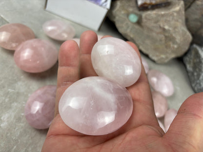 Small Batch Odisha India Rose Quartz Palm Stones Polished Natural Crystal Polished Worry Home Decor Anxiety Pocket Distraction Birthday Gift