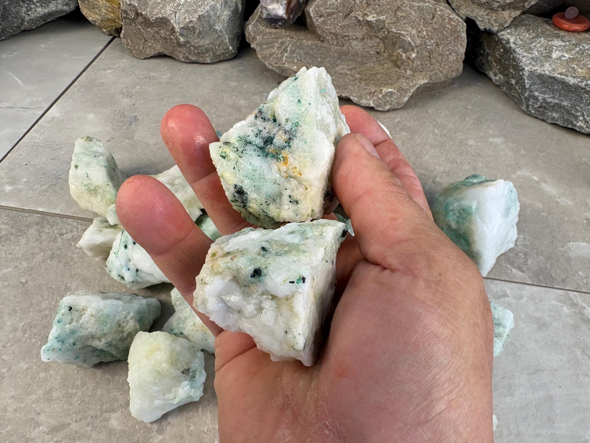 Peruvian Chrysocolla in Quartz Raw Stone Palm Stone Arts and Crafts Birthday Crystal for Anxiety Relief Home Decor Worry Pocket Anxiety Gift
