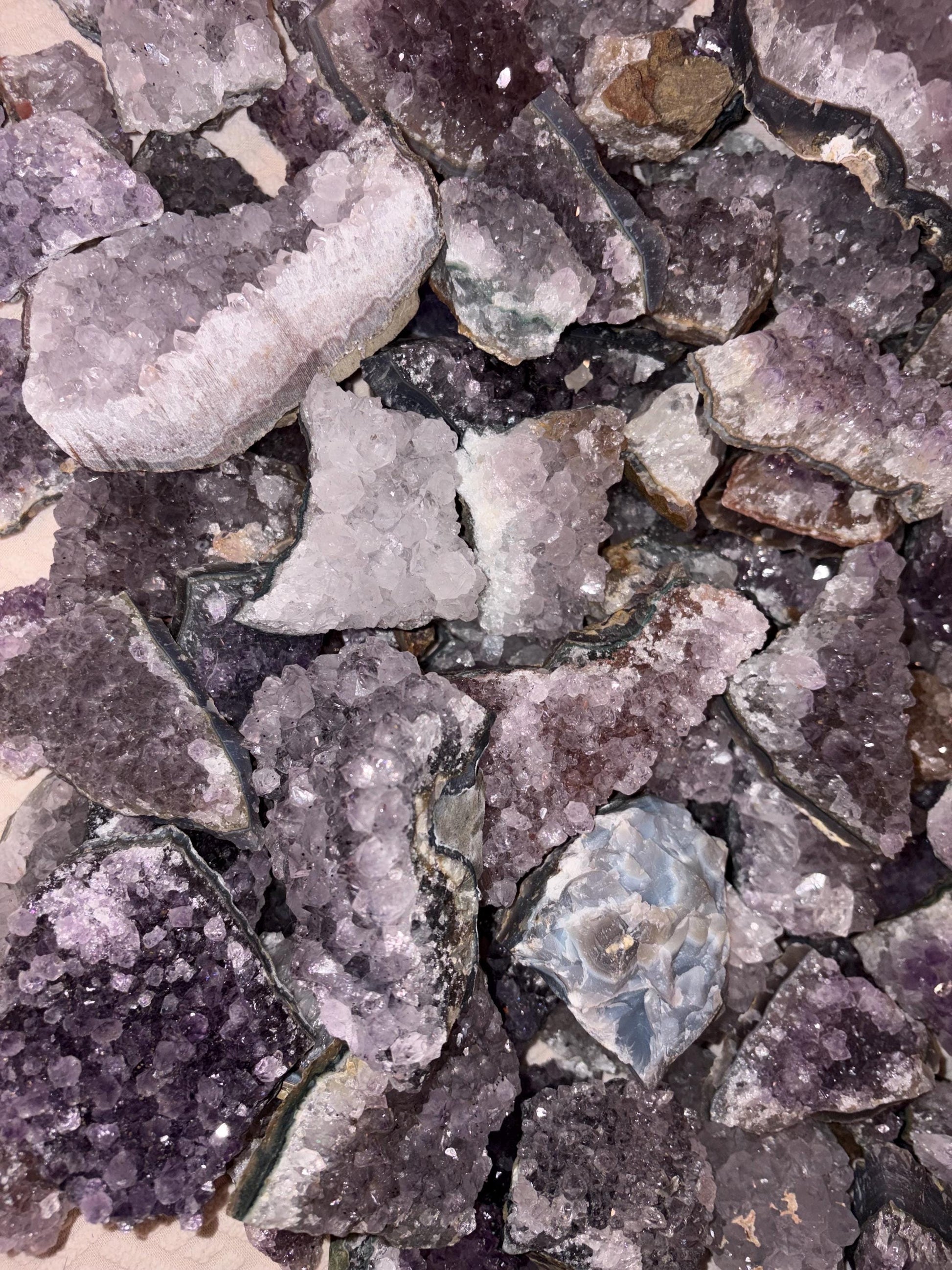 Brazil Amethyst Geode Frag Bedside Cluster Natural Crystal Worry Anxiety Distraction Stone Home Decor Worry Pocket Stress Anxiety Altar