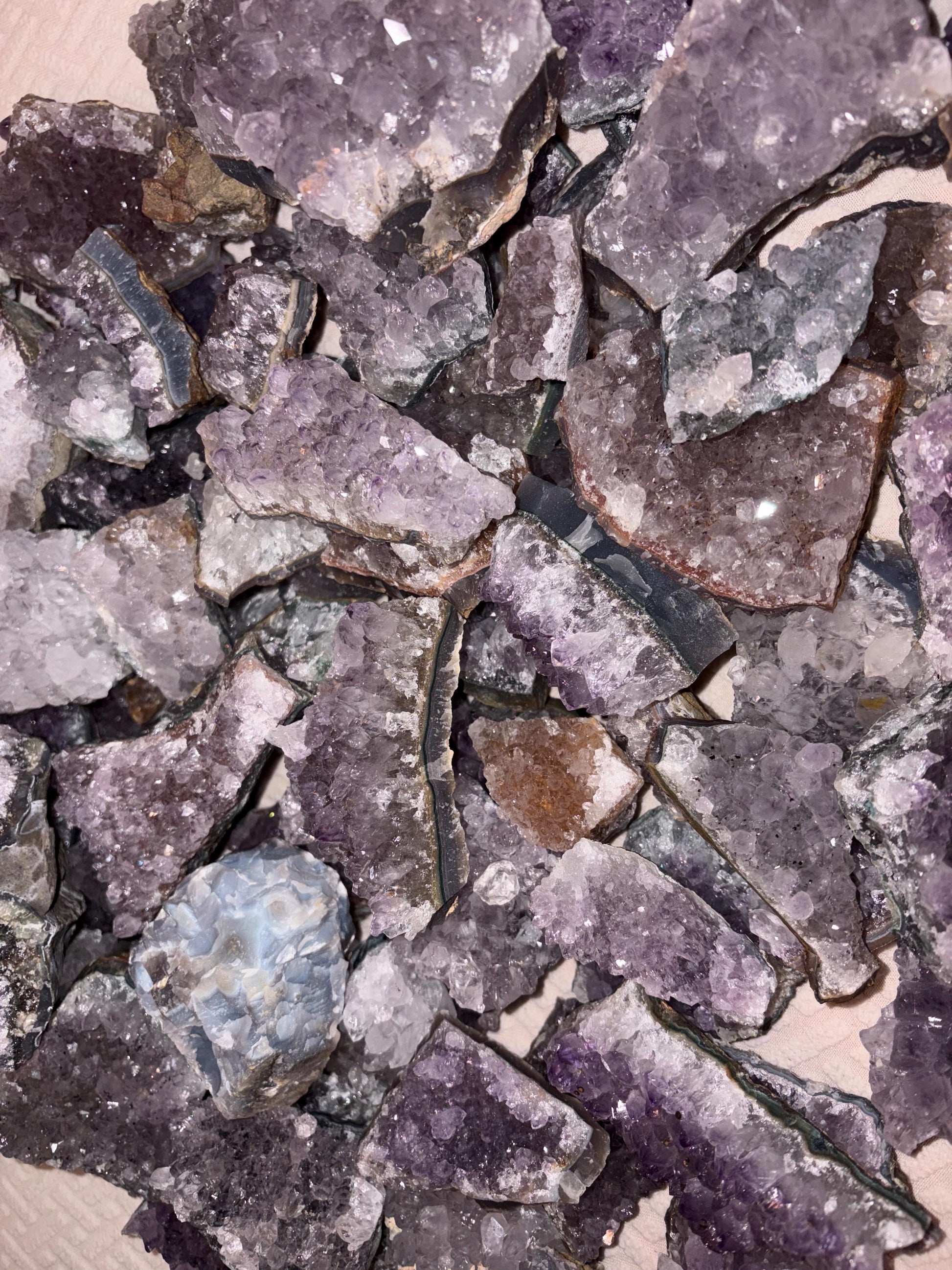 Brazil Amethyst Geode Frag Bedside Cluster Natural Crystal Worry Anxiety Distraction Stone Home Decor Worry Pocket Stress Anxiety Altar