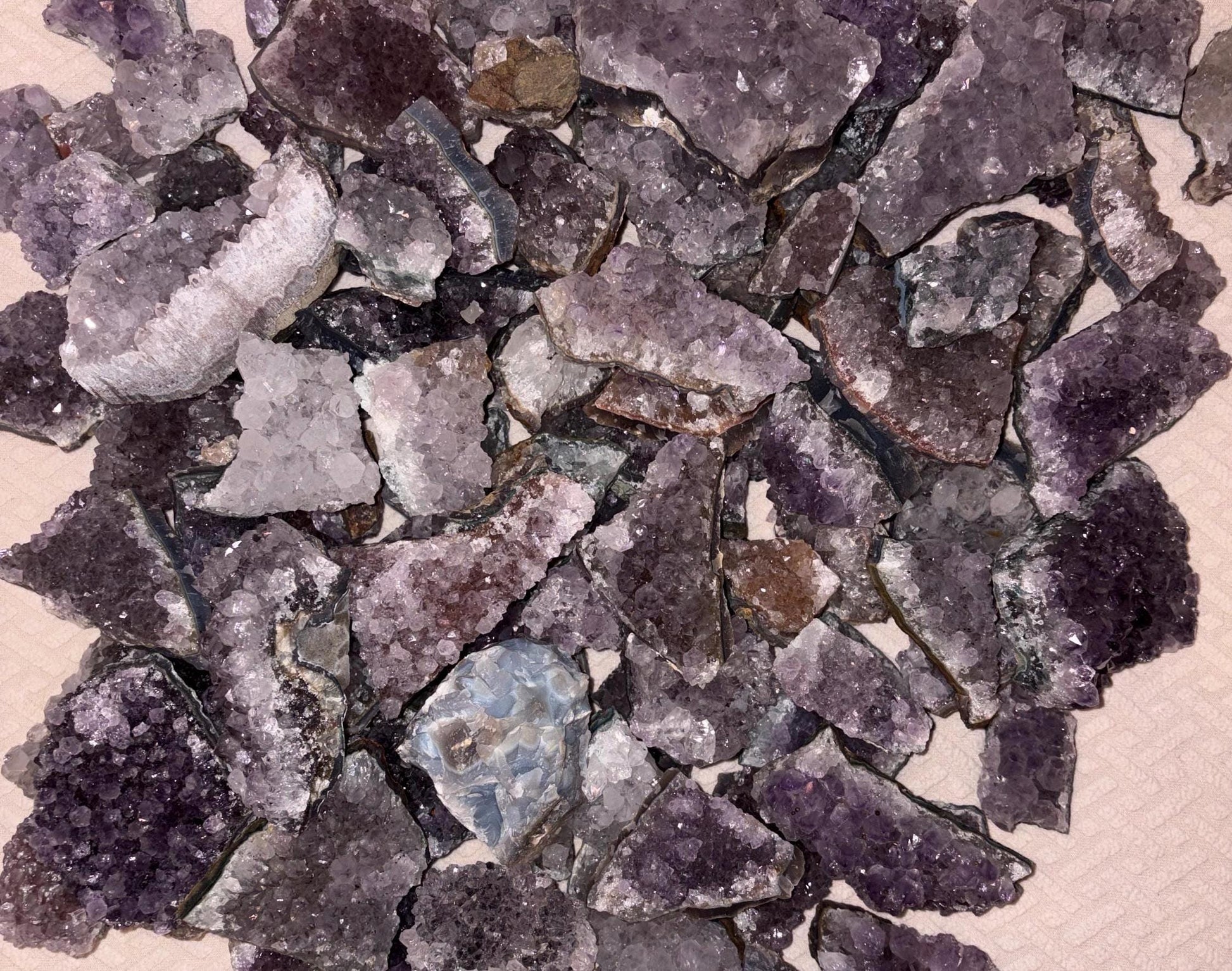 Brazil Amethyst Geode Frag Bedside Cluster Natural Crystal Worry Anxiety Distraction Stone Home Decor Worry Pocket Stress Anxiety Altar