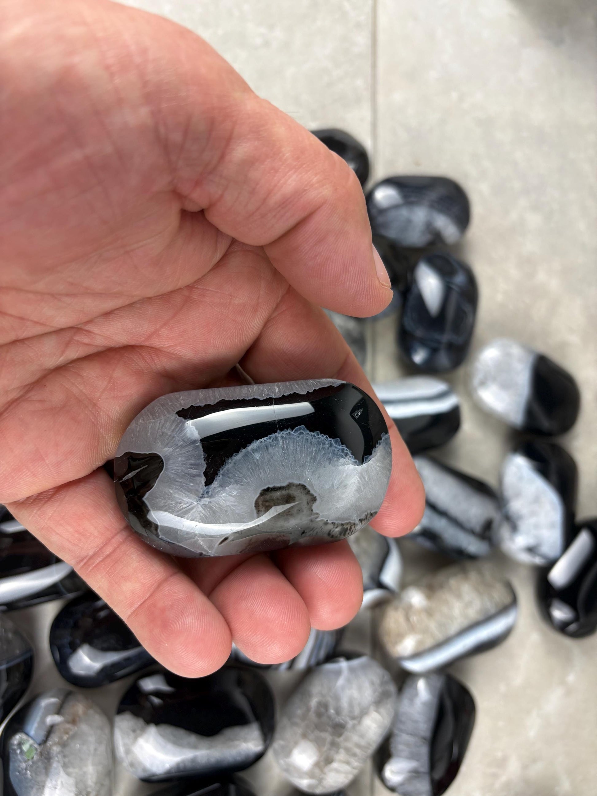 Uruguay Black Sardonyx Natural Crystal Palm Stone Worry Anxiety Distraction Pocket Stone Home Decor Worry Pocket Stress Anxiety Palm Stone
