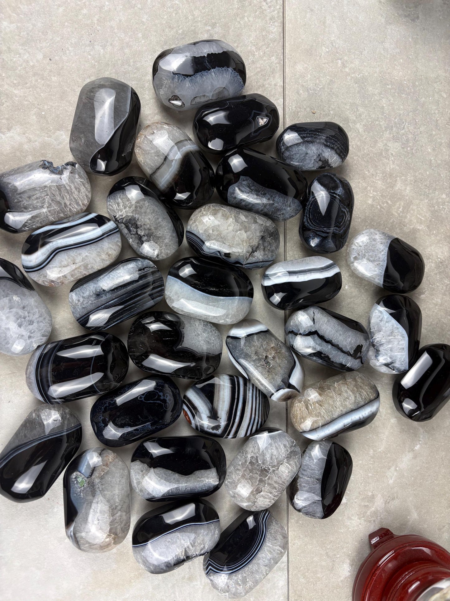 Uruguay Black Sardonyx Natural Crystal Palm Stone Worry Anxiety Distraction Pocket Stone Home Decor Worry Pocket Stress Anxiety Palm Stone