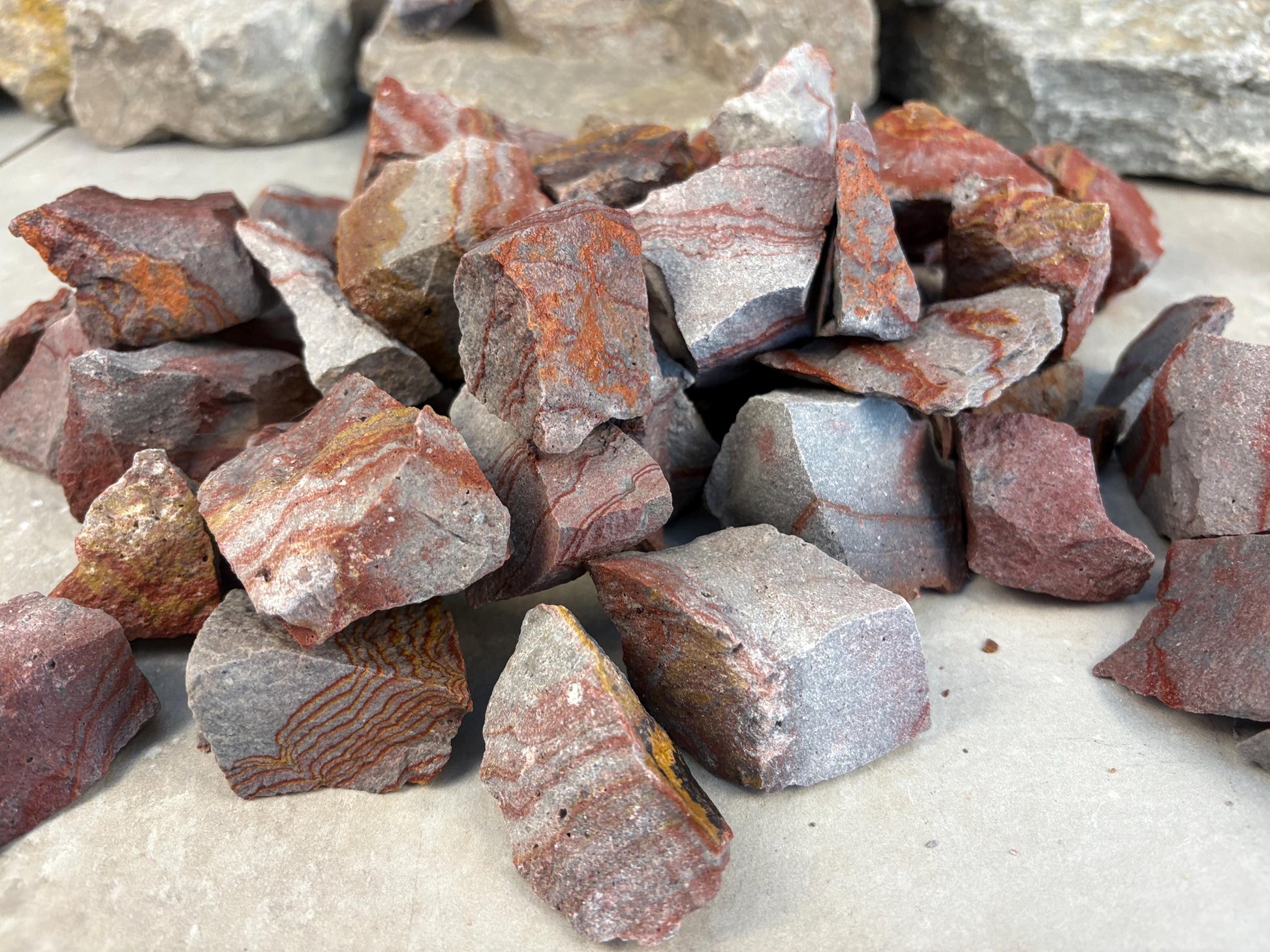 Raw Pyrophyllite Natural Raw Home Decor Arts Crafts Carved Crystal Holiday Home Decor Birthday Worry Anxiety Pocket Stone